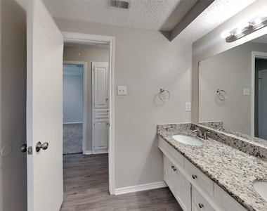 3016 Dartmouth Drive - Photo Thumbnail 18