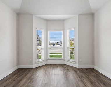 6145 Tahoe Winds Drive - Photo Thumbnail 4