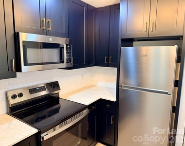 1448 Academy Street - Photo Thumbnail 7