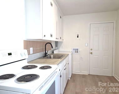 2831 Willow Street - Photo Thumbnail 4