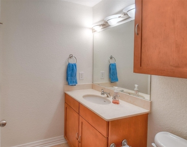 2722 Knight Street - Photo Thumbnail 9