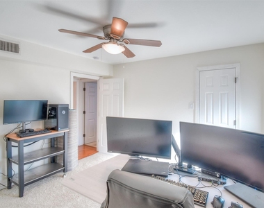 2722 Knight Street - Photo Thumbnail 10