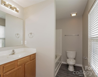 7215 Waldon Park Lane - Photo Thumbnail 11