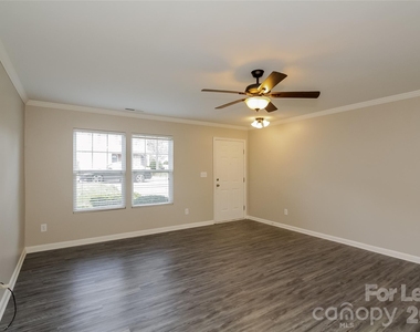 7215 Waldon Park Lane - Photo Thumbnail 4