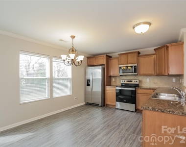 7215 Waldon Park Lane - Photo Thumbnail 2