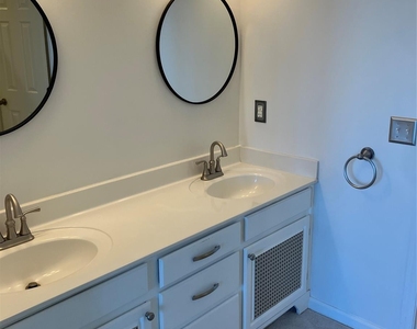 820 Southwest Drive - Photo Thumbnail 16