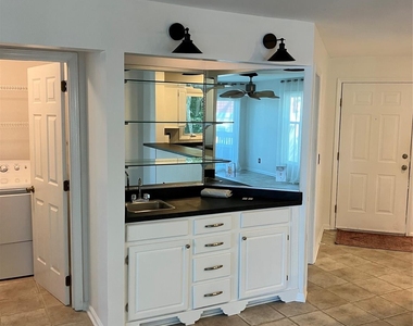820 Southwest Drive - Photo Thumbnail 9