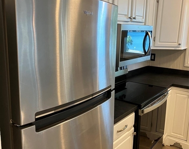 820 Southwest Drive - Photo Thumbnail 13