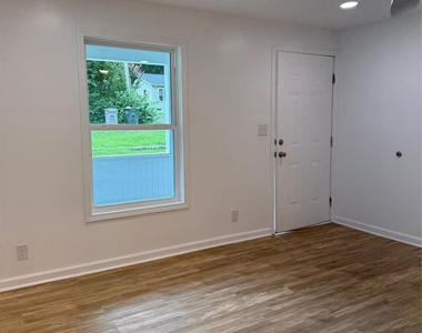 332 Mountain View Street - Photo Thumbnail 6