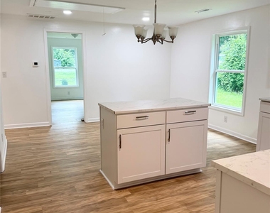 332 Mountain View Street - Photo Thumbnail 1