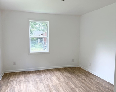 332 Mountain View Street - Photo Thumbnail 5