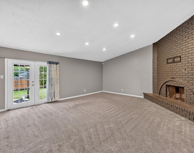 704 Levelland Drive - Photo Thumbnail 3
