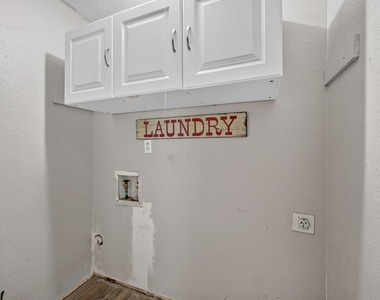 704 Levelland Drive - Photo Thumbnail 16
