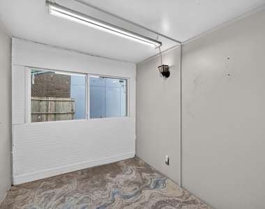 704 Levelland Drive - Photo Thumbnail 13