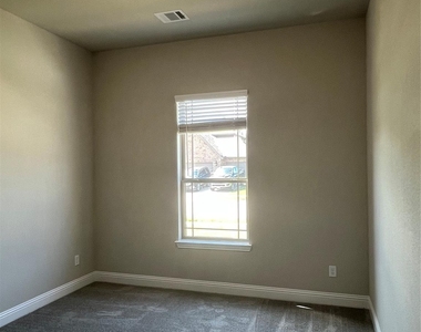 249 Lillian Lane - Photo Thumbnail 24