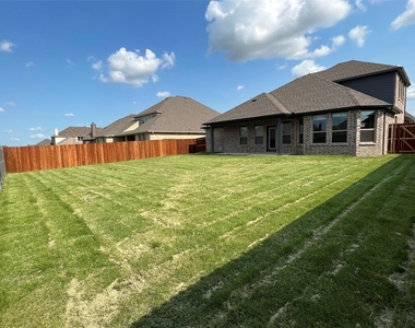 249 Lillian Lane - Photo Thumbnail 30