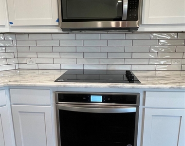 249 Lillian Lane - Photo Thumbnail 7