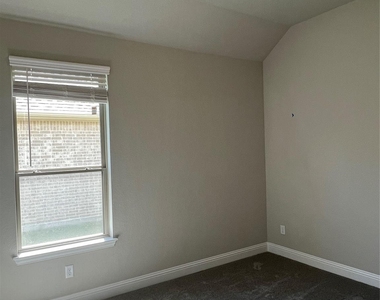 249 Lillian Lane - Photo Thumbnail 25