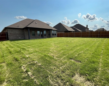 249 Lillian Lane - Photo Thumbnail 29