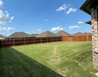 249 Lillian Lane - Photo Thumbnail 31