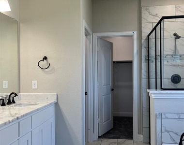 249 Lillian Lane - Photo Thumbnail 21