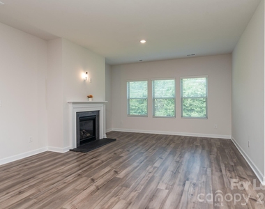 12441 Stoneybrook Station Parkway - Photo Thumbnail 7