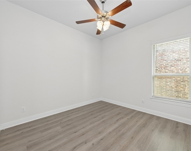 10917 Blaze Street - Photo Thumbnail 18