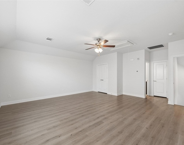 10917 Blaze Street - Photo Thumbnail 25