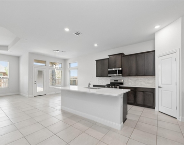 10917 Blaze Street - Photo Thumbnail 4