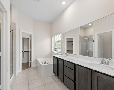 10917 Blaze Street - Photo Thumbnail 13