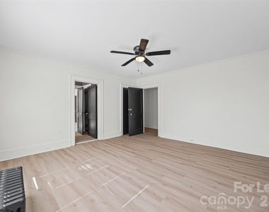 49 Corban Avenue Sw - Photo Thumbnail 4