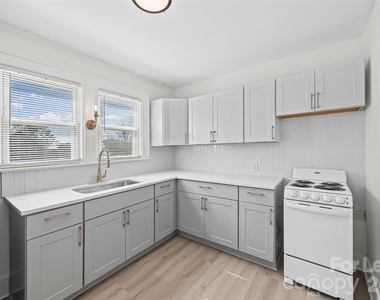 49 Corban Avenue Sw - Photo Thumbnail 10