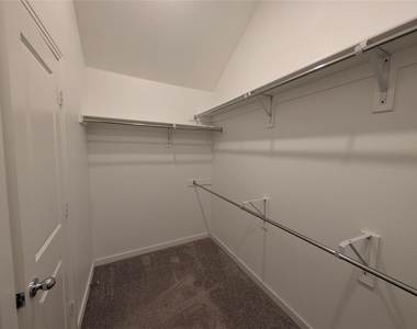 1158 Queensdown Way - Photo Thumbnail 10