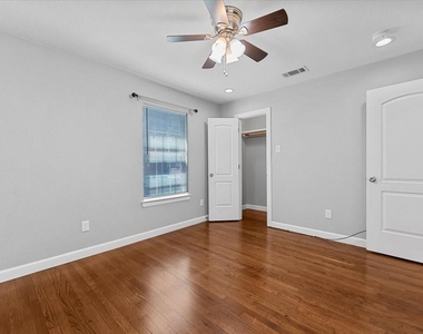 902 S Ewing Avenue - Photo Thumbnail 23