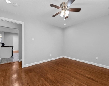 902 S Ewing Avenue - Photo Thumbnail 25