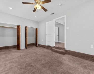 902 S Ewing Avenue - Photo Thumbnail 32
