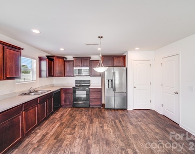 12915 Hill Pine Road - Photo Thumbnail 6