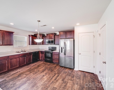 12915 Hill Pine Road - Photo Thumbnail 7