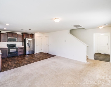 12915 Hill Pine Road - Photo Thumbnail 10
