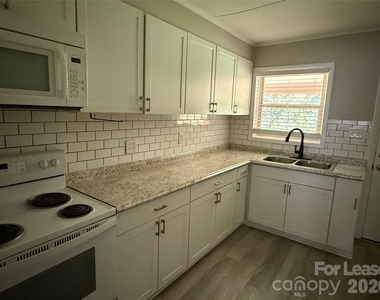 1773 River Road - Photo Thumbnail 3