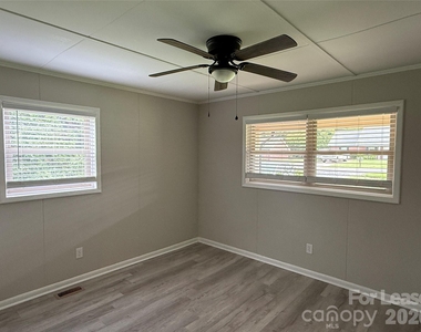1773 River Road - Photo Thumbnail 5