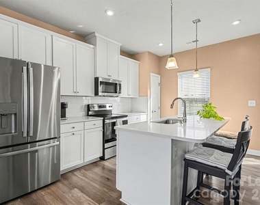 1546 Aspire Street - Photo Thumbnail 6