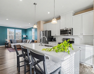 1546 Aspire Street - Photo Thumbnail 5