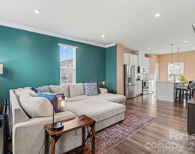 1546 Aspire Street - Photo Thumbnail 3