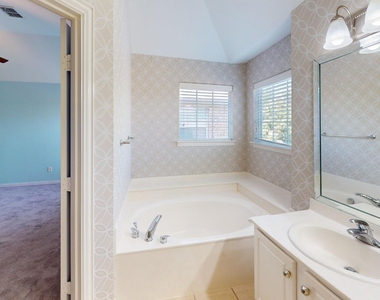 1828 Branch Trail - Photo Thumbnail 14