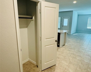 4177 Crooked Bend Drive - Photo Thumbnail 10