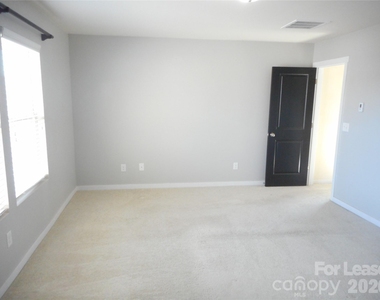 7156 Pitzer Drive - Photo Thumbnail 17