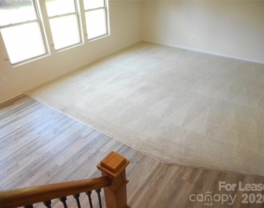 7156 Pitzer Drive - Photo Thumbnail 27