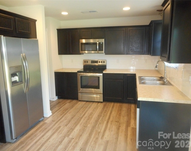 7156 Pitzer Drive - Photo Thumbnail 3