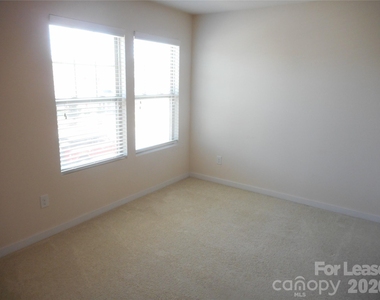 7156 Pitzer Drive - Photo Thumbnail 24